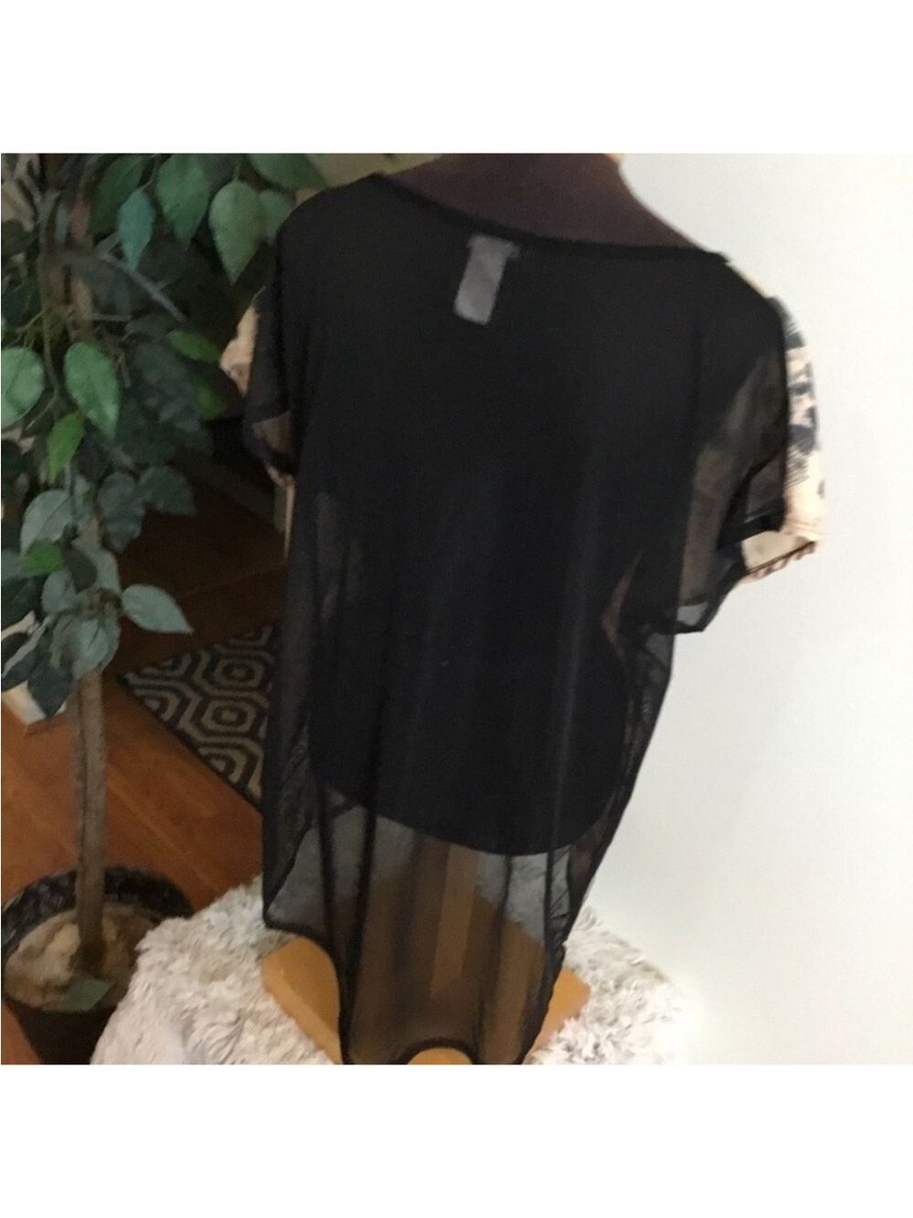 Deb hi Lo embellished hi Lo scoop neck blouse Woman’s 3X lightweight - Picture 9 of 15